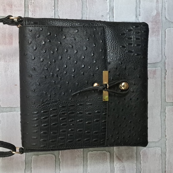 Handbags - Black Crossbody